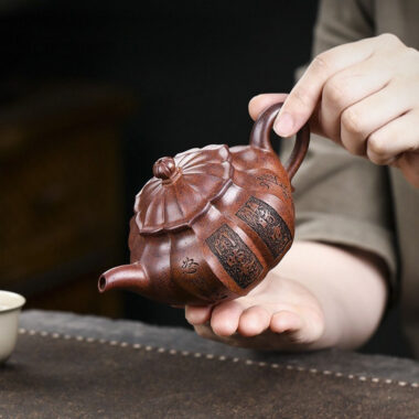Full Handmade Yixing Zisha Teapot [Yang Xin Fanggu] (Hei Dun Tou – 230ml)