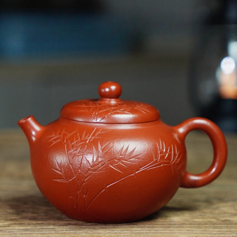 Full Handmade Yixing Zisha Teapot [Hua Ying Pot] (Zhu Ni – 150ml)