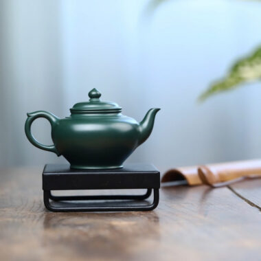 Full Handmade Yixing Zisha Teapot [Xiao Ying Pot] (Lu Ni – 190ml)