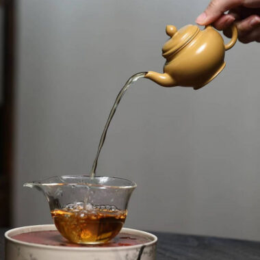 Yixing Zisha Teapot [Mini Xiao Ying Pot] (Huangjin Zhu Ni – 110ml)