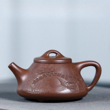 Full Handmade Yixing Zisha Teapot [Jiangnan Ziye Shi Piao] (Lao Zi Ni – 120ml)