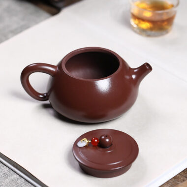 Yixing Zisha Teapot [Ping Gai Shi Piao] (Zi Zhu Ni – 250ml)