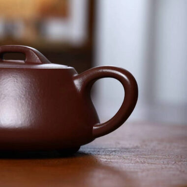 Full Handmade Yixing Zisha Teapot [Shi Piao Pot] (Zi Ni – 180ml)