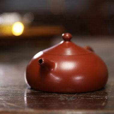 Full Handmade Yixing Zisha Teapot [Half Moon Pot] (Dahongpao – 170ml)