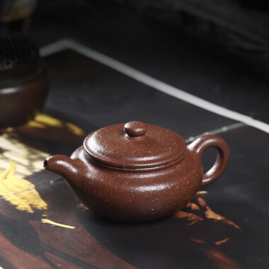 Full Handmade Yixing Zisha Teapot [Bian Fu] (Tao Hua Ni – 200ml)
