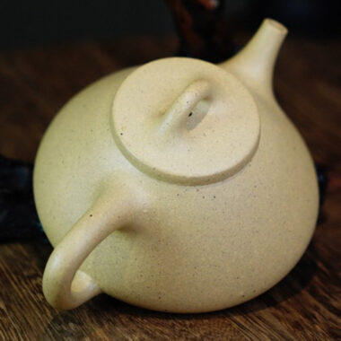 Full Handmade Yixing Zisha Teapot [Ziye Shi Piao Pot] (Bensan Lu Ni – 260ml)