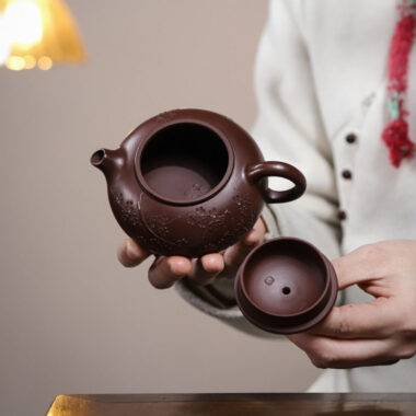 Yixing Zisha Teapot [Plum Blossom Han Jiang] (Zi Zhu Ni – 250ml)
