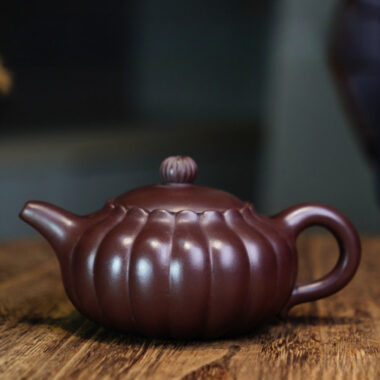 Full Handmade Yixing Zisha Teapot [Chrysanthemum Bud Pot] (Lao Zi Ni – 170ml)