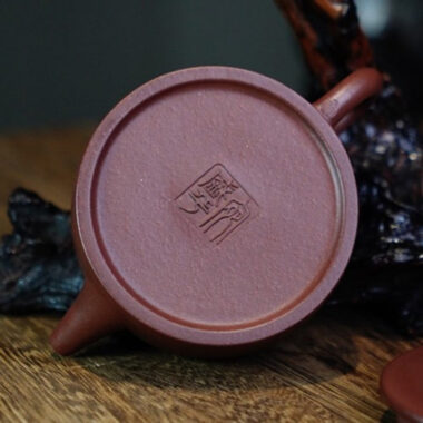 Full Handmade Yixing Zisha Teapot [Hanwa Pot] (Di Cao Qing – 110ml)