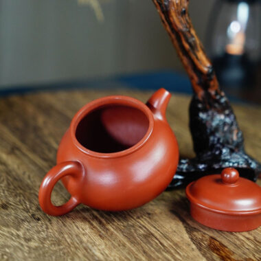 Yixing Zisha Teapot [Gao Pan Pot] (Dahongpao – 200ml)