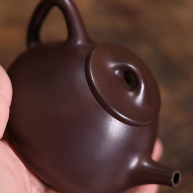 Full Handmade Yixing Zisha Teapot [Ziye Shi Piao Pot] (Zi Ni – 240/320ml)