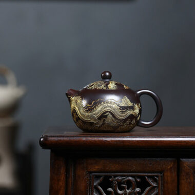 Yixing Zisha Teapot [Gilded Dragon Xishi] (Gu Hong Ni – 300ml)