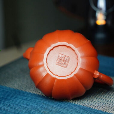 Full Handmade Yixing Zisha Teapot [Jinzun Pot] (Zhu Ni – 370ml)