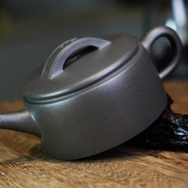 Full Handmade Yixing Zisha Teapot [Hanwa Pot] (Qinghui Ni – 180ml)