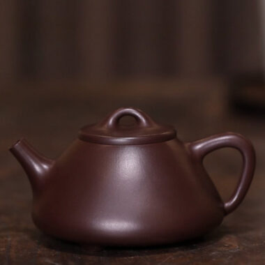Full Handmade Yixing Zisha Teapot [Ziye Shi Piao Pot] (Zi Ni – 240/320ml)