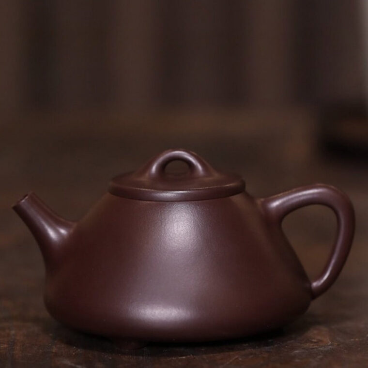 Full Handmade Yixing Zisha Teapot [Ziye Shi Piao Pot] (Zi Ni – 240/320ml)