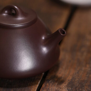 Full Handmade Yixing Zisha Teapot [Ziye Shi Piao Pot] (Zi Ni – 240/320ml)
