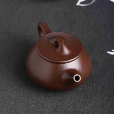 Full Handmade Yixing Zisha Teapot [Jingzhou Shi Piao Pot] (Zi Ni – 200ml)
