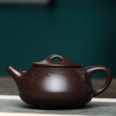 Full Handmade Yixing Zisha Teapot [Jingzhou Shi Piao Pot] (Lao Zi Ni – 200ml)