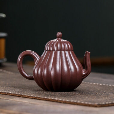 Full Handmade Yixing Zisha Teapot [Han Qing] (Zi Ni – 260ml)
