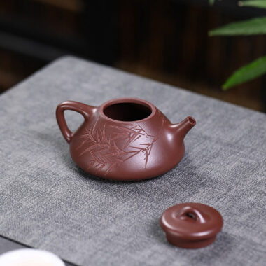 Yixing Zisha Teapot [Qingfeng Ziye Shi Piao] (Zi Ni – 180ml)