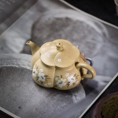 Full Handmade Yixing Zisha Teapot [Yin Cui] (Bensan Lu Ni – 120ml)