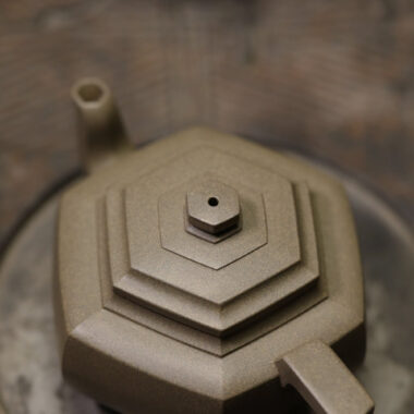 Full Handmade Yixing Zisha Teapot [Liufang Xue Hua Pot] (Qing Duan Ni – 170ml)