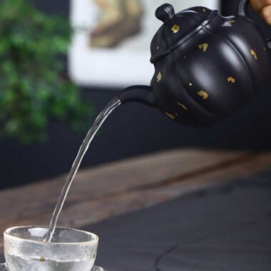 Full Handmade Yixing Zisha Teapot [Golden Lotus Seed Pot] (Shi Huang – 300ml)