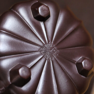 Full Handmade Yixing Zisha Teapot [Fanyin Shi Piao] (Lao Zi Ni – 380ml)