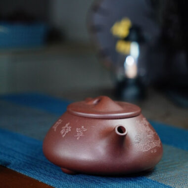 Full Handmade Yixing Zisha Teapot [Jingzhou Shi Piao Pot – Ningjing Zhi Yuan] (Zi Ni – 400ml)