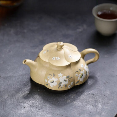 Full Handmade Yixing Zisha Teapot [Yin Cui] (Bensan Lu Ni – 120ml)