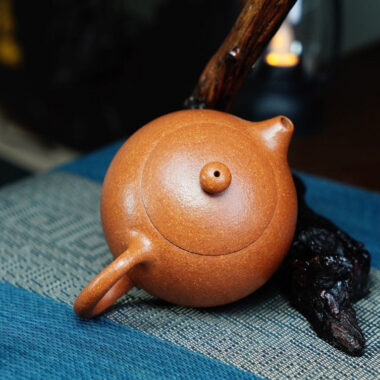 Full Handmade Yixing Zisha Teapot [Xishi Pot] (Jiang Po Ni – 190ml)