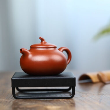 Full Handmade Yixing Zisha Teapot [Jia Duan Pot] (Dahongpao – 170ml)