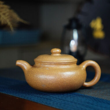 Full Handmade Yixing Zisha Teapot [Fanggu Pot] (Duan Ni – 260ml)