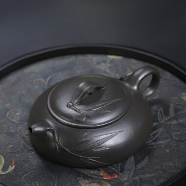 Full Handmade Yixing Zisha Teapot [Biyu Qing Zhu] (Tian Qing Ni – 140ml)