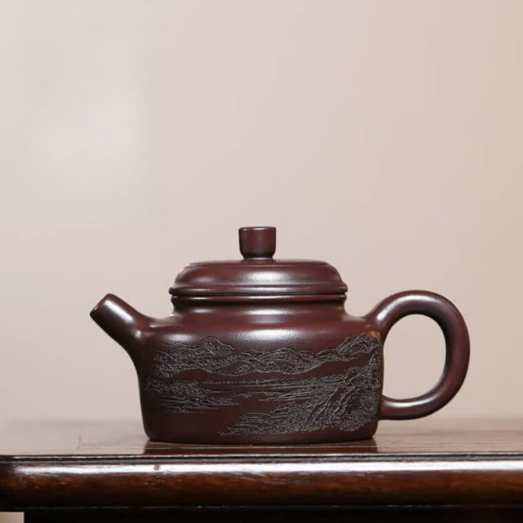 Yixing Zisha Teapot [Shanshui Dezhong] (Gu Hong Ni – 200ml)