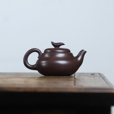 Full Handmade Yixing Zisha Teapot [Leap Pot] (Lao Zi Ni – 320ml)