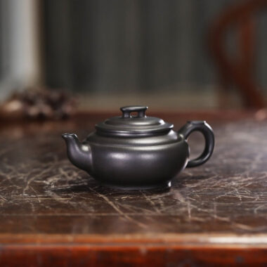 Full Handmade Yixing Zisha Teapot [Shang Xin Qiao Pot] (Hei Ni – 190ml)