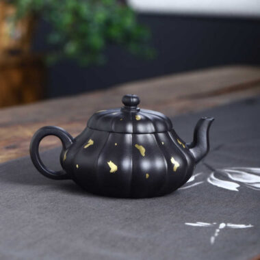Full Handmade Yixing Zisha Teapot [Golden Yuru Pot] (ShI Huang – 280ml)