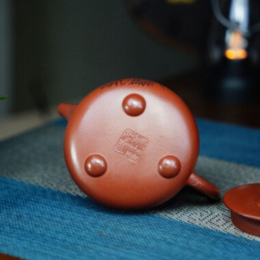 Full Handmade Yixing Zisha Teapot [Gao Shi Piao Pot] (Zhu Ni – 180ml)