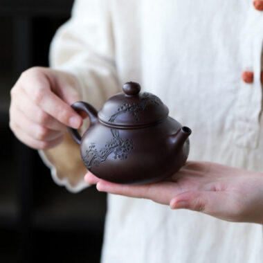 Yixing Zisha Teapot [Bao Chun Rong Tian] (100 Mu Zi Ni – 260ml)