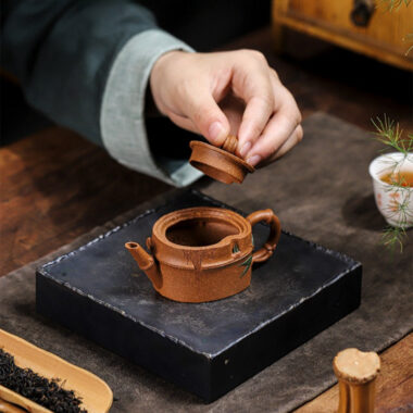 Full Handmade Yixing Zisha Teapot [Zhu Jie Pot] (Jin Jiang Po Ni – 90ml)