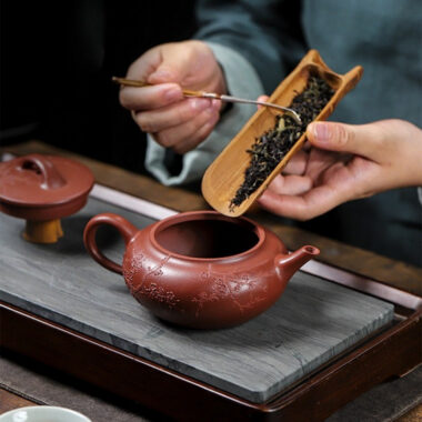Full Handmade Yixing Zisha Teapot [Han Xiang] (Hong Pi Long – 350ml)