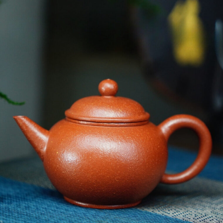 Full Handmade Yixing Zisha Teapot [Shui Ping Pot] (Li Pi Zhu Ni – 220ml)