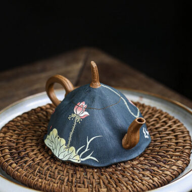 Full Handmade Yixing Zisha Teapot [Yu Lian Hua Wu] (Duan Ni – 100ml)