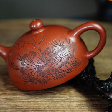 Full Handmade Yixing Zisha Teapot [Half Moon Pot] (Zhu Ni – 200ml)