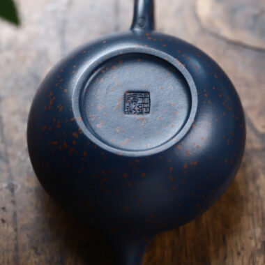 Full Handmade Yixing Zisha Teapot [Fanggu Pot] (Tian Cui Sha – 190ml)