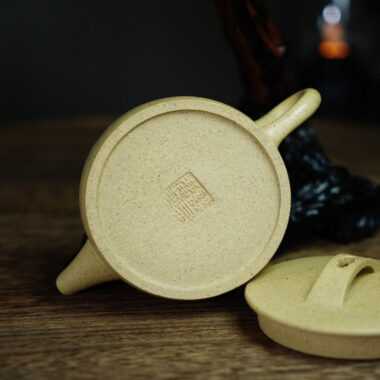 Full Handmade Yixing Zisha Teapot [Hanwa Pot] (Benson Lu Ni – 160ml)