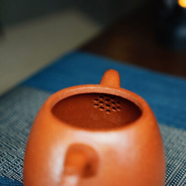 Full Handmade Yixing Zisha Teapot [Qin Quan Pot] (Li Pi Zhu Ni – 270ml)