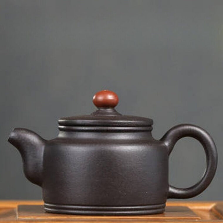 Full Handmade Yixing Zisha Teapot [Good Luck & Fortune] (Hei Ni – 140ml)